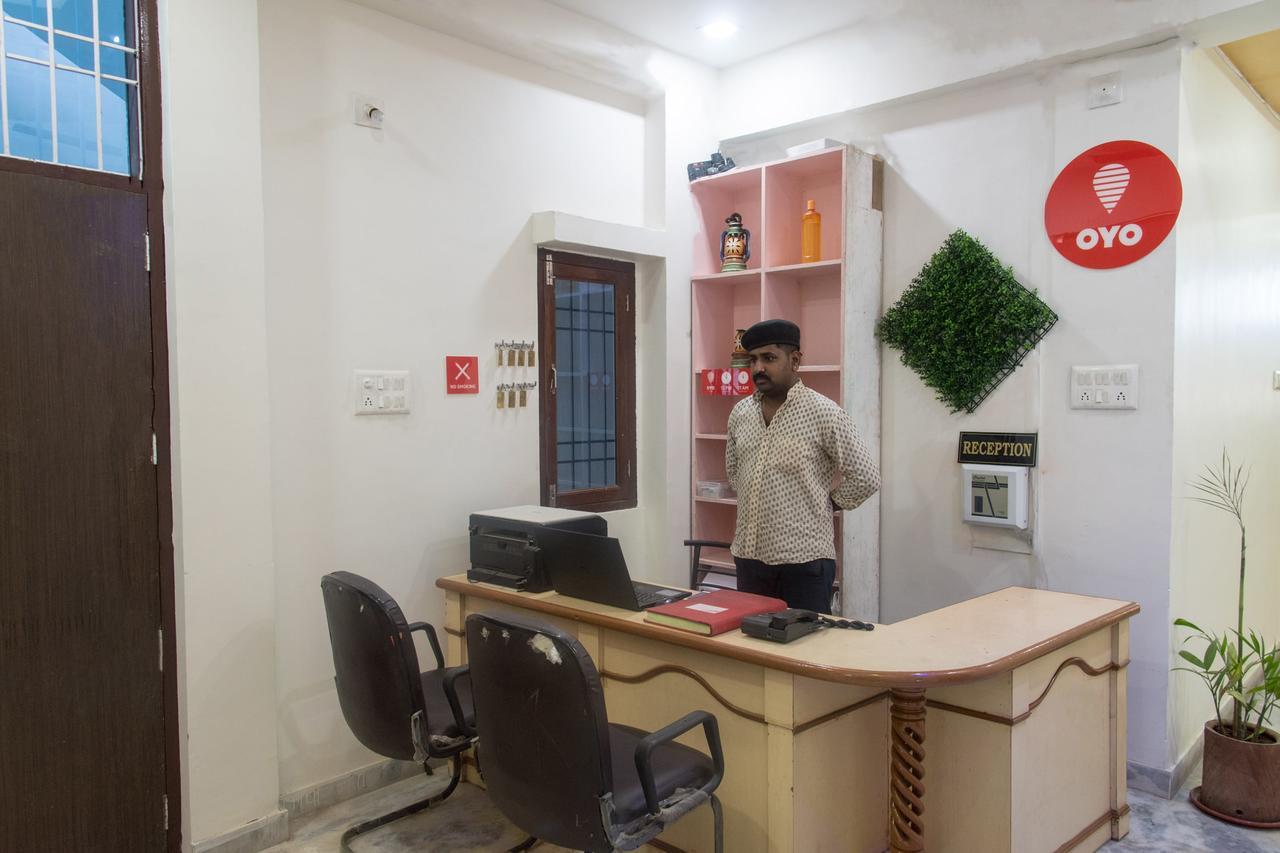 Oyo 11743 Hotel Shree Krishna Udaipur Exteriör bild