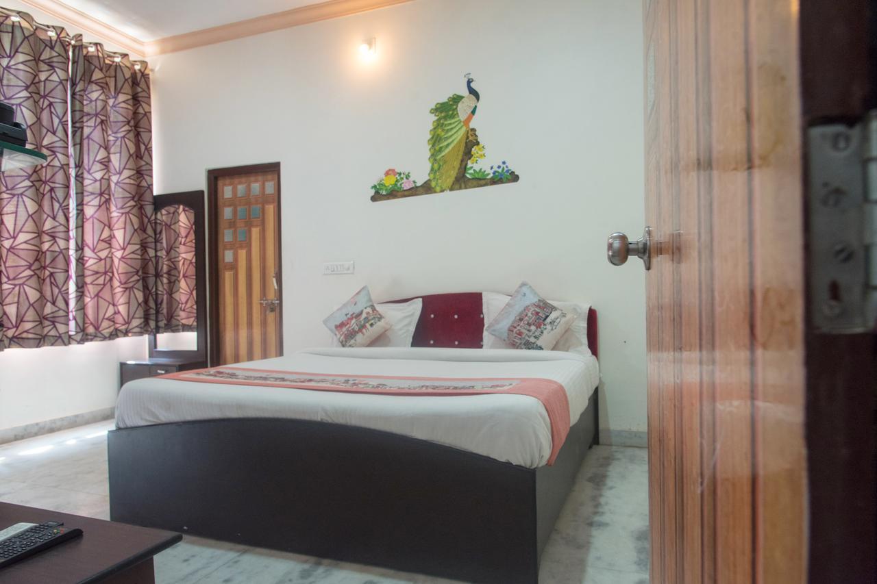 Oyo 11743 Hotel Shree Krishna Udaipur Exteriör bild