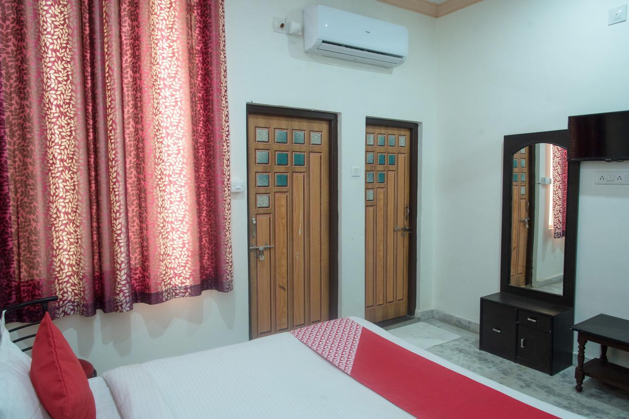 Oyo 11743 Hotel Shree Krishna Udaipur Exteriör bild